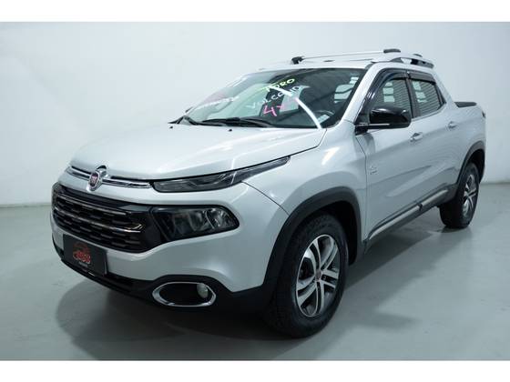 FIAT TORO 2.0 16V TURBO DIESEL VOLCANO 4WD AT9 FIAT TORO 2.0 16V TURBO DIESEL VOLCANO 4WD AT9